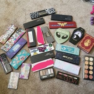 Hot topic make up palettes and